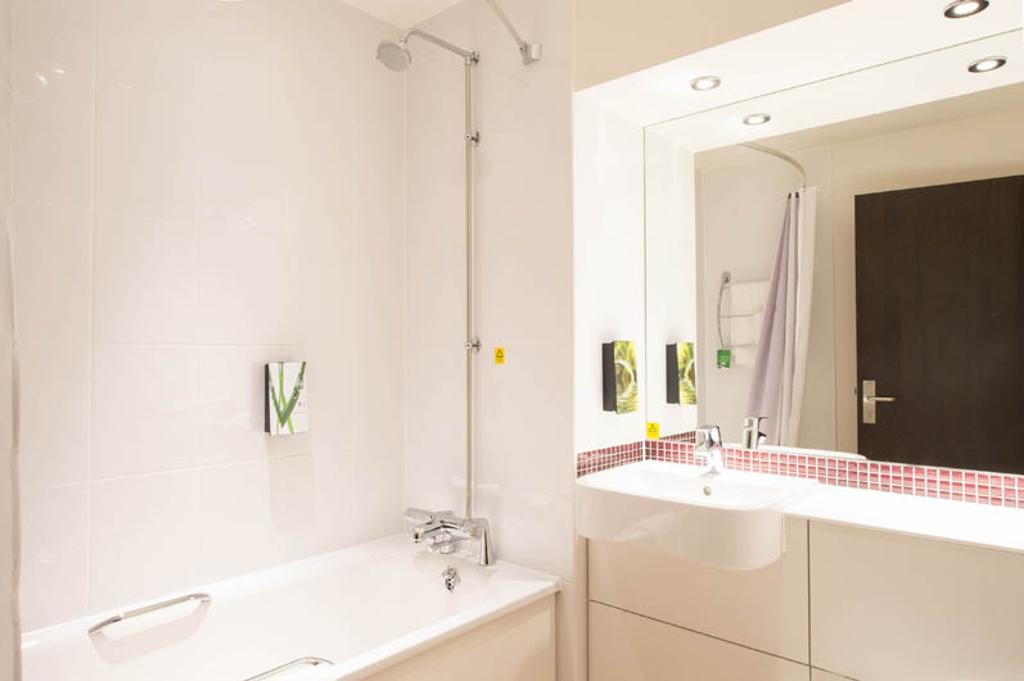Premier Inn Edinburgh A1 - Newcraighall ภายนอก รูปภาพ