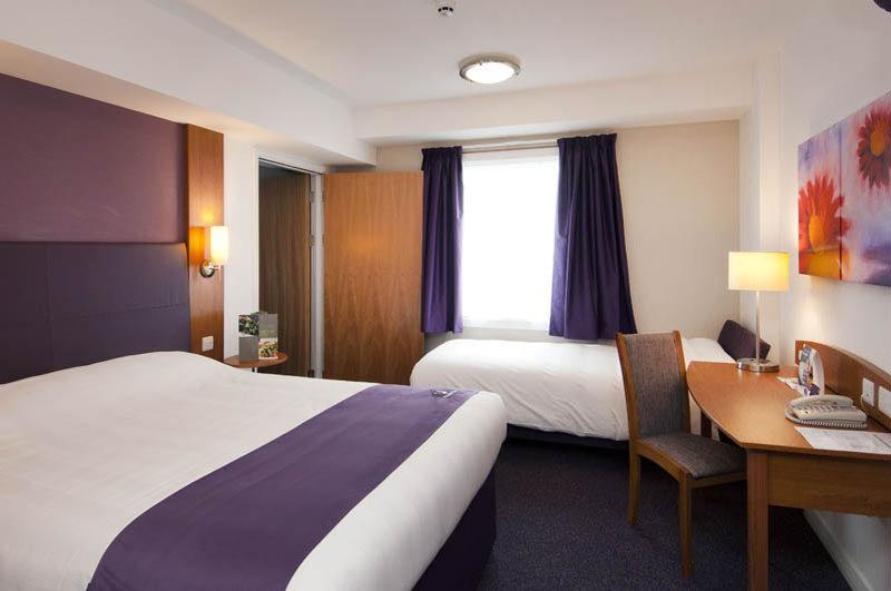 Premier Inn Edinburgh A1 - Newcraighall ภายนอก รูปภาพ
